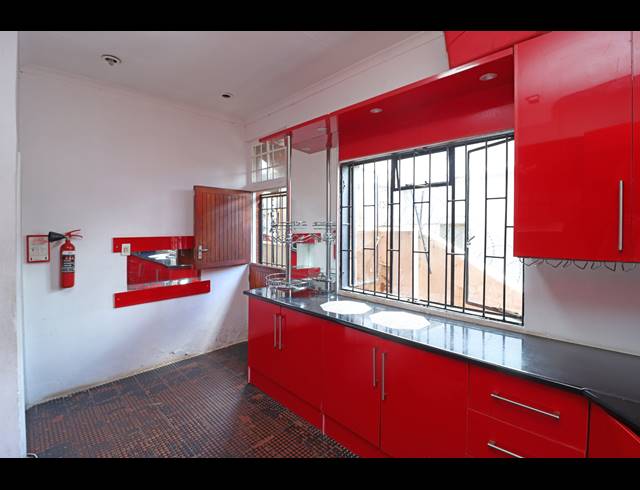 10 BEDROOM HOUSE FOR SALE IN BELLEVUE